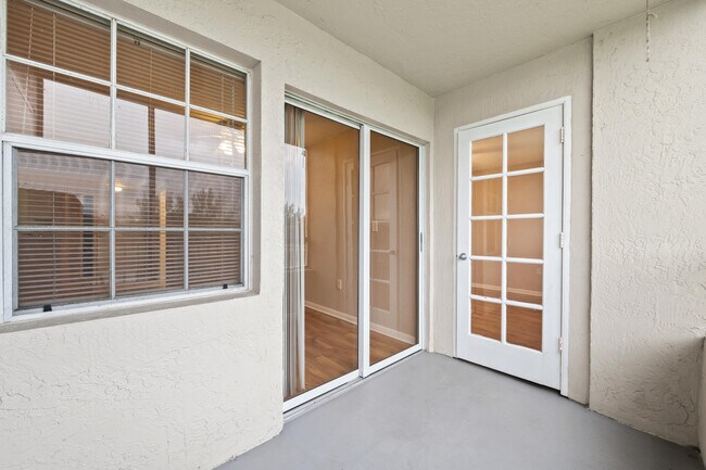 Building Photo - 2861 N Oakland Forest Dr