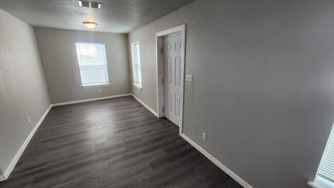 Building Photo - PALO ALTO HEIGHTS- 3bedroom 2 bath Home