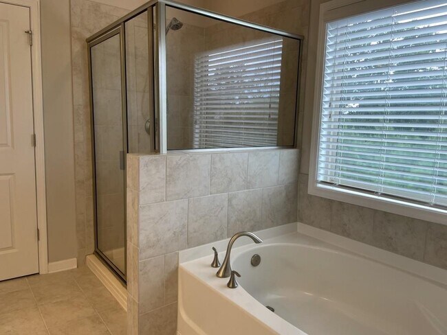 Building Photo - 2415 Matlin Way