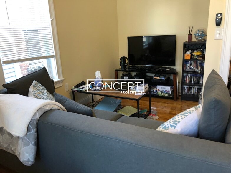 Building Photo - 8 Claremon St