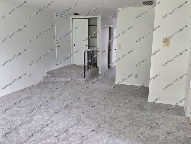 Building Photo - 1315 Brookside Dr