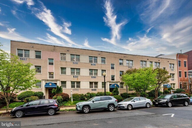 Building Photo - 1363 K St SE