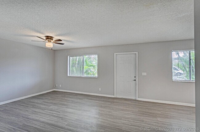 Building Photo - 9184 Roan Ln