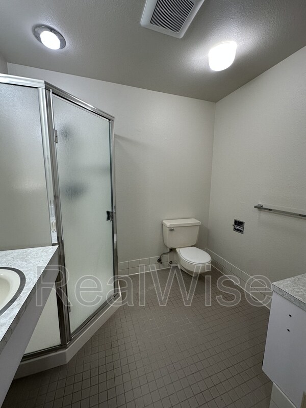 Building Photo - 7730 SW Eaker Pl