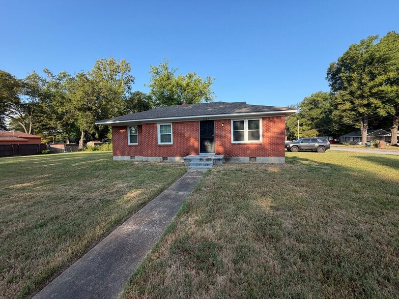 Building Photo - 3687 Windcrest Rd