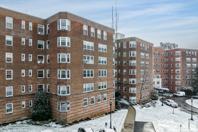 Building Photo - Rockcliffe Apartments