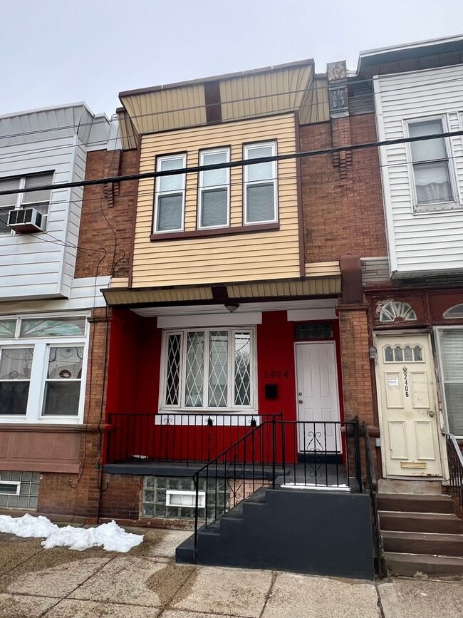 Building Photo - Newly Renovated 3-Bed Townhome in West Passyunk! Available NOW!