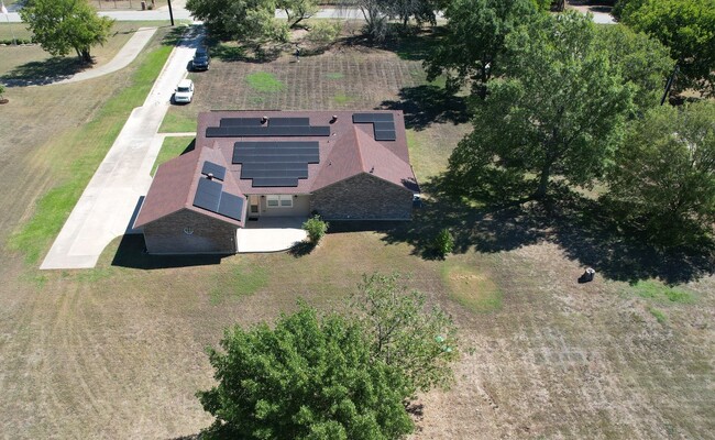 Building Photo - 3 Bed 3 Bath 3 Acres in Aubrey (FIRST MONT...