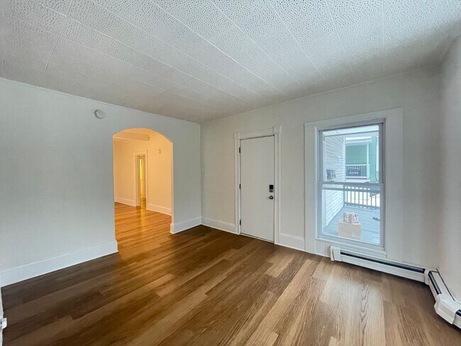 Building Photo - 33 Malvern St