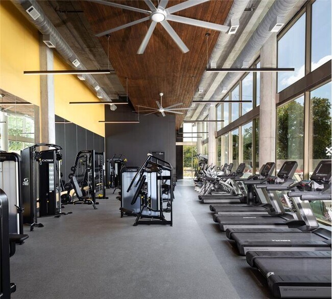 Building Photo - 1212 E 5th St.