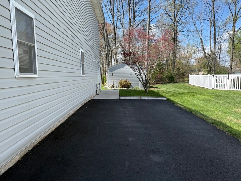 Building Photo - 11614 Bonaparte Ave