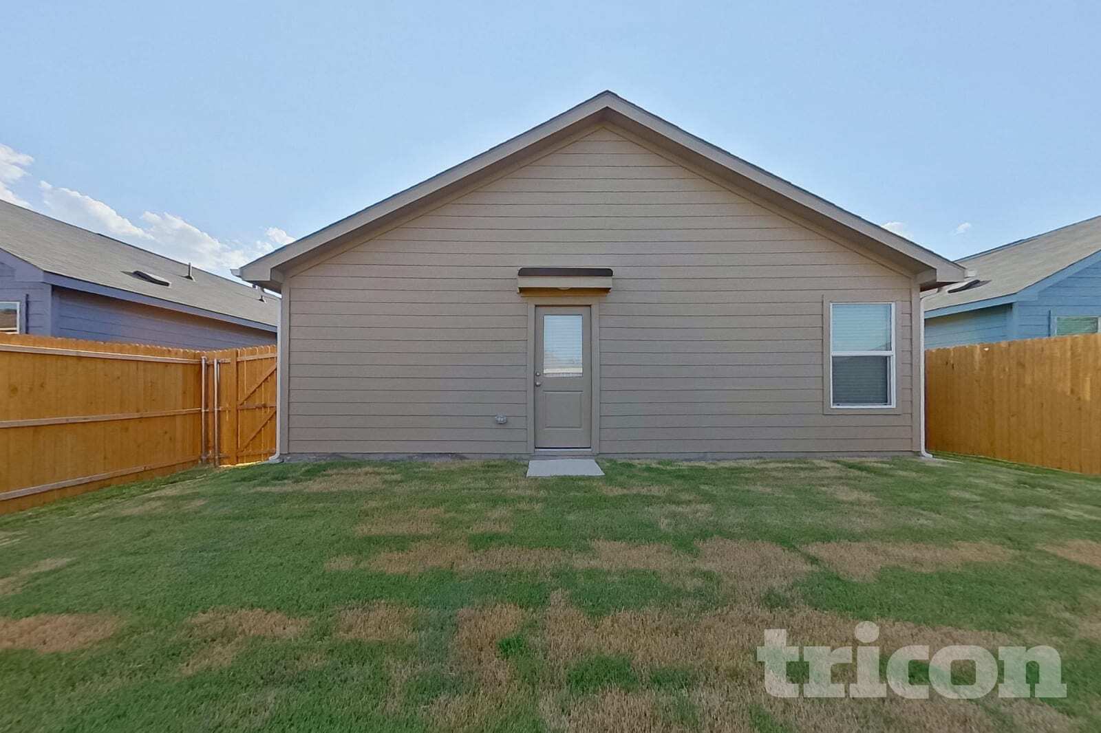 Building Photo - 843 Ponderosa Ln