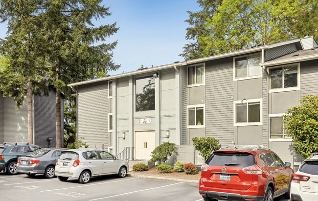 Building Photo - 4717 W Lake Sammamish Pkwy SE