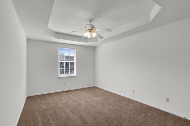 Building Photo - 1704 Juniper Dr