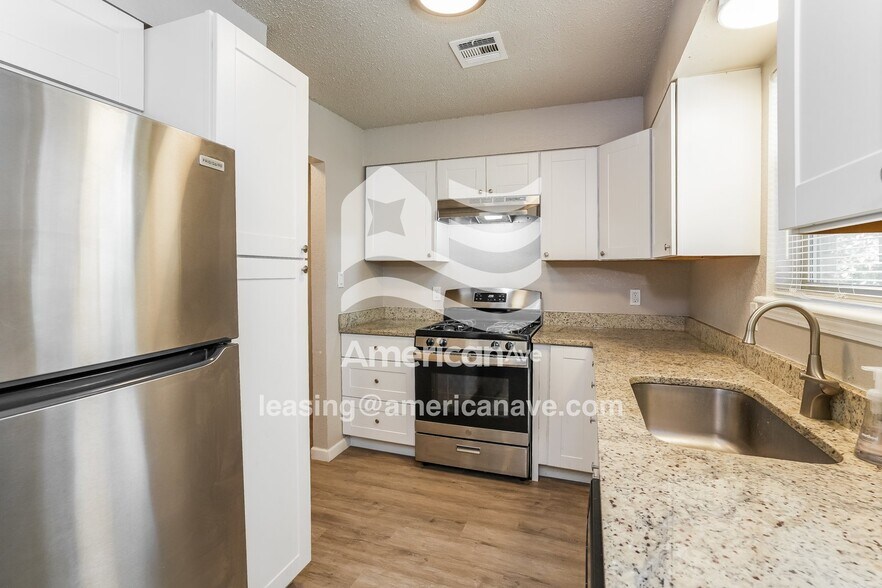 Building Photo - 447 W 149th St