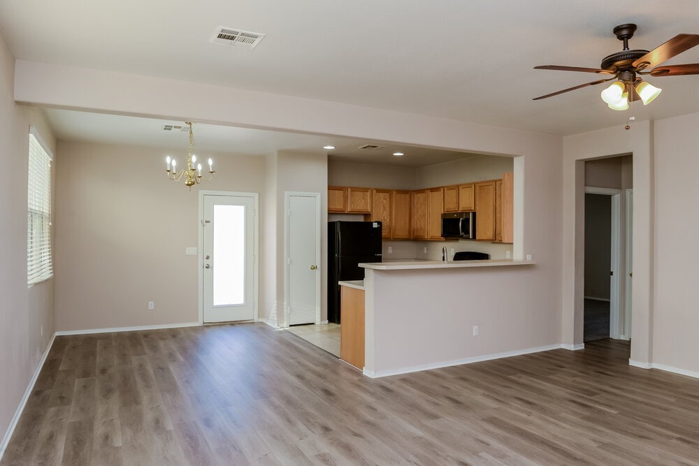 Building Photo - 332 Plum Horse Ave