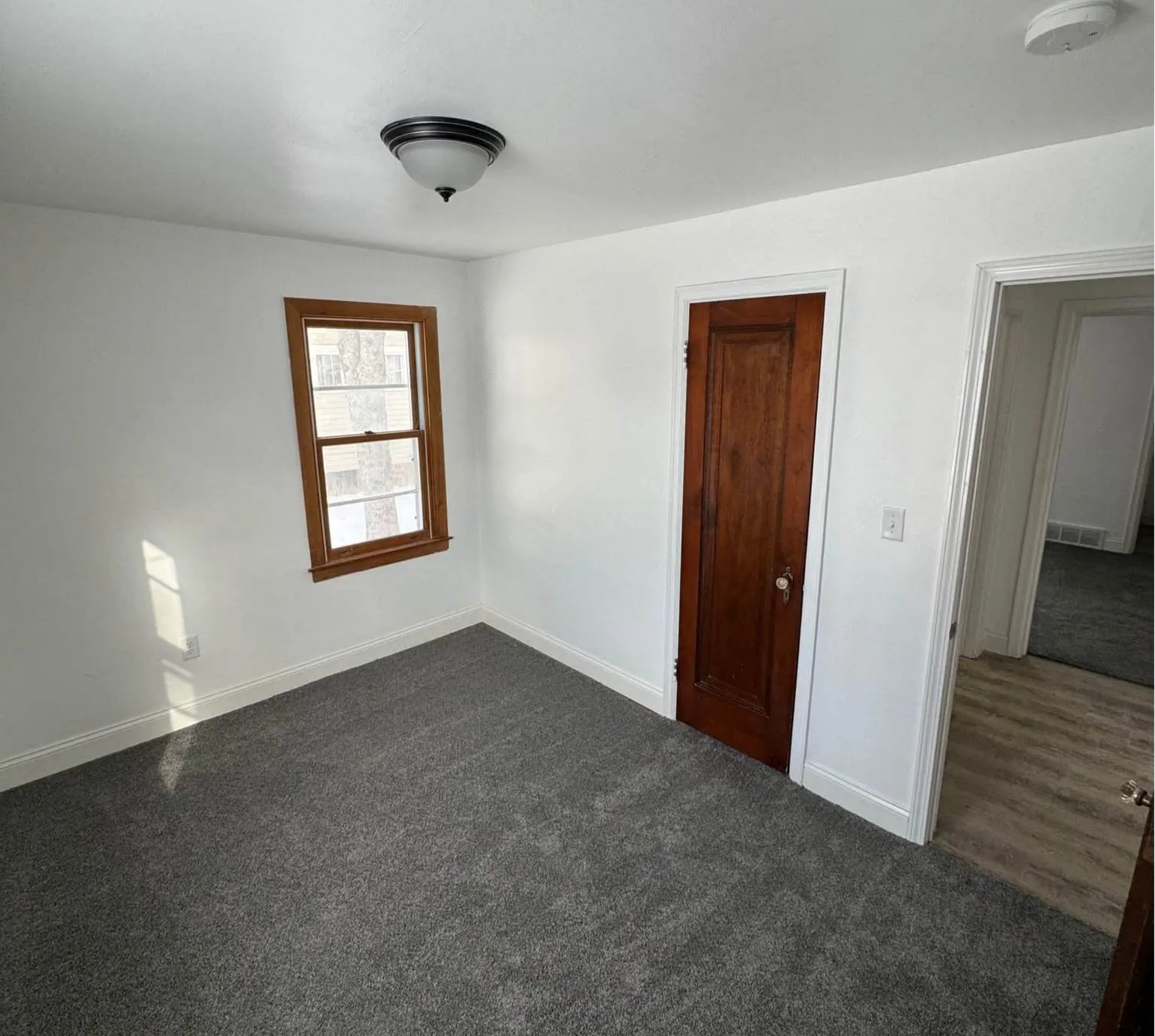 Building Photo - 1006 N 1st Ave