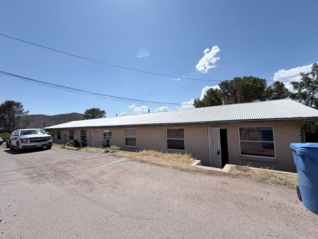 Building Photo - NEWLY REMODELED 2BR/1BA 610 sq.ft. rental in Bisbee, AZ