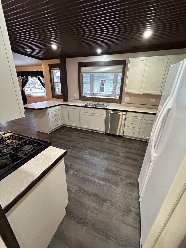 Building Photo - 4 Bedroom Home on Kalispell’s East Side – Spacious Yard & Double Garage