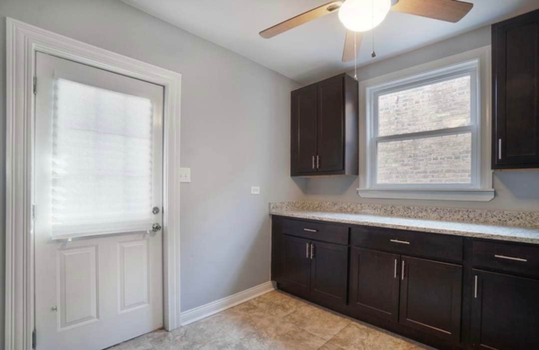 Building Photo - 8549 S Aberdeen St