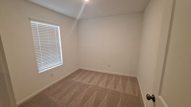 Building Photo - NEWLY BUILT 3 bedroom 2.5 Bath for rent