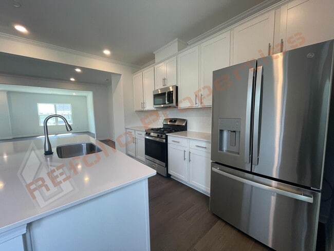Building Photo - BRAND NEW- Spacious 4 Bedroom, 3 Bathroom ...