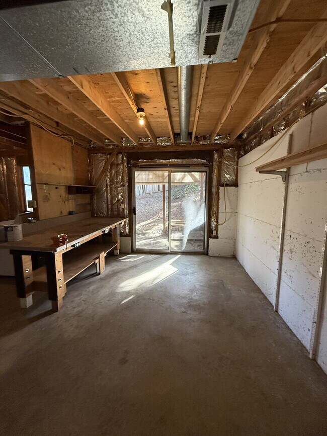 Building Photo - "Charming 3-Bedroom Home with Cozy Firepla...