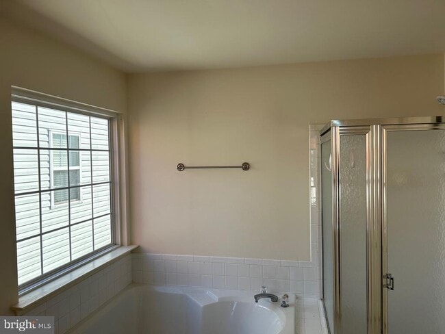 Building Photo - 6821 Hollow Glen Ct