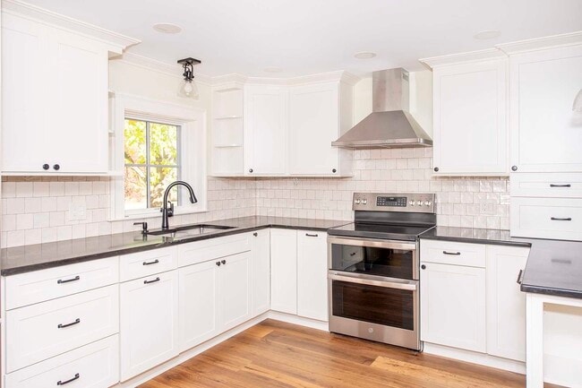 Building Photo - 39 MERRITT Ave