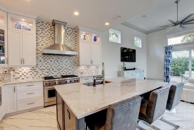 Building Photo - 6735 Royal Orchid Cir