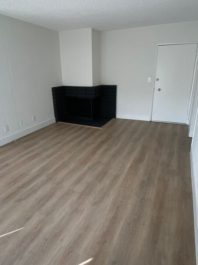 Interior Photo - Brockton 05-LA