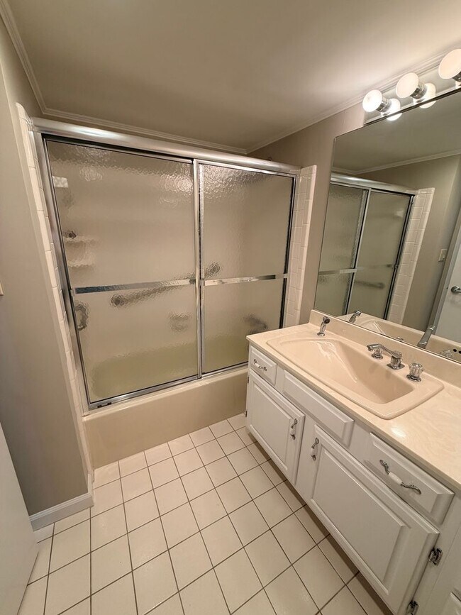 Building Photo - Beautiful Ranch Home in East Cobb's Indian Hills Subdivision!