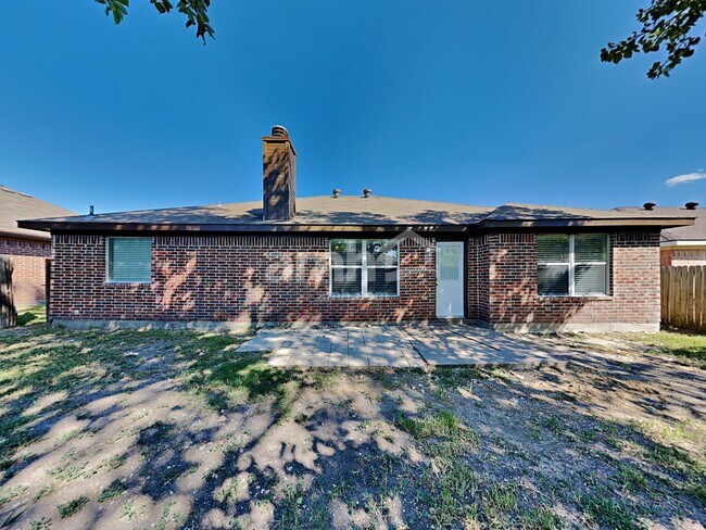 Building Photo - 106 Logan Ln