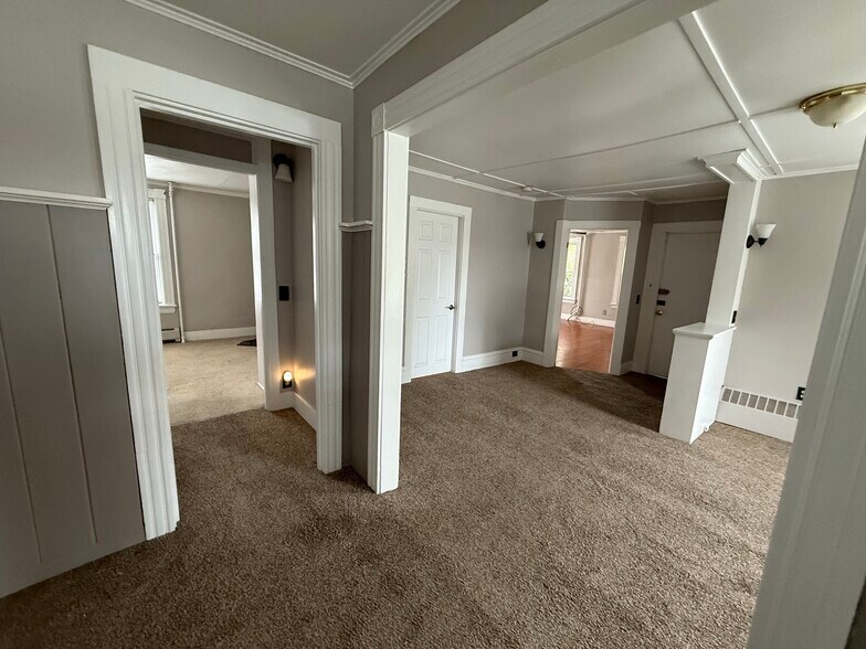 Building Photo - 71 Keeley St