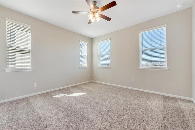 Building Photo - 9814 Magnolia Village Ln