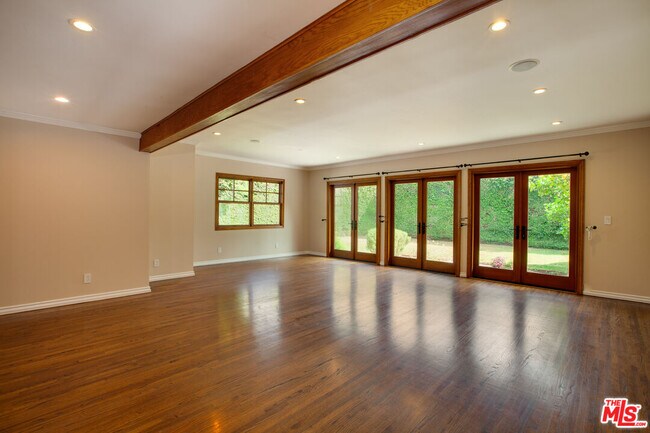 Building Photo - 3363 Colbert Ave