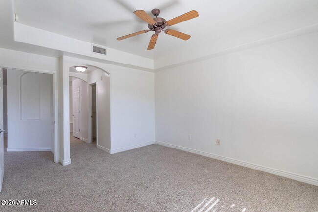 Building Photo - 5450 E Deer Valley Dr