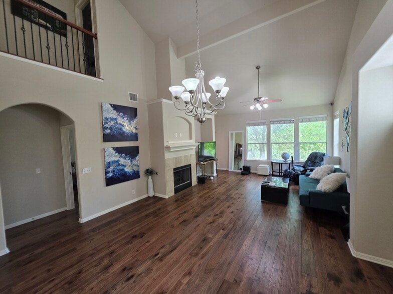Building Photo - 7901 Southwest Pky