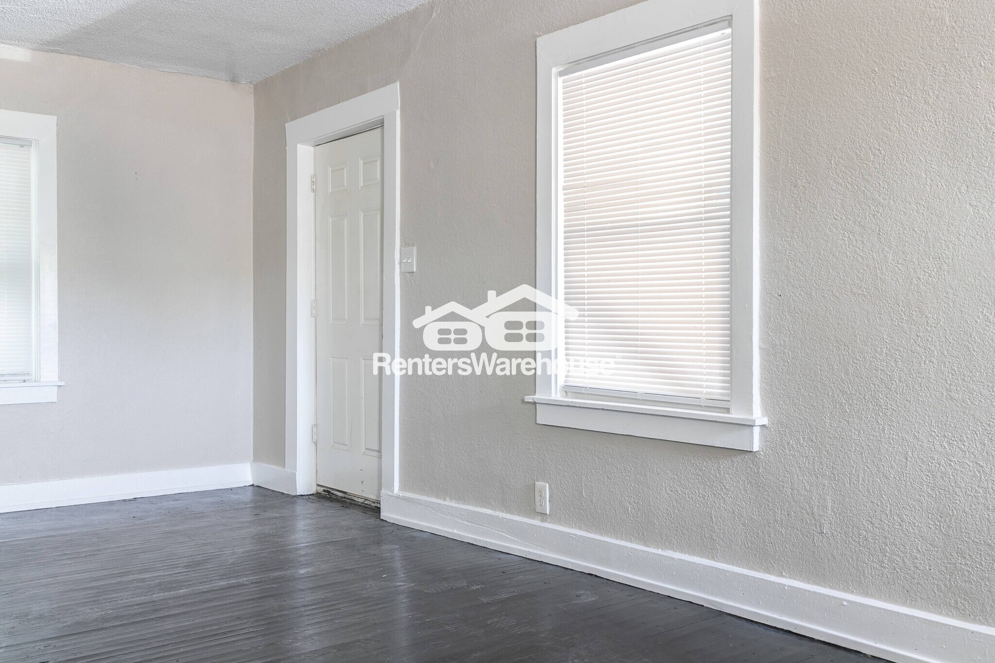 Building Photo - 1526 E 50th St