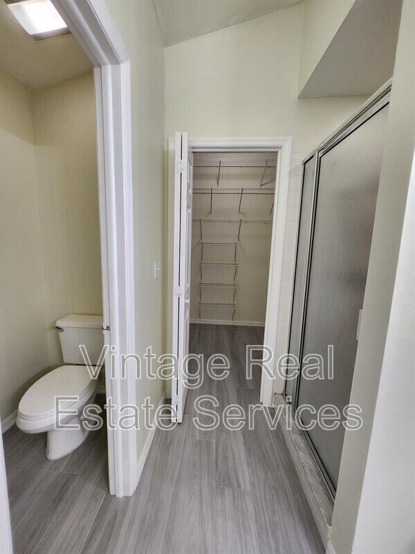 Building Photo - 819 Sandy Trail Pl