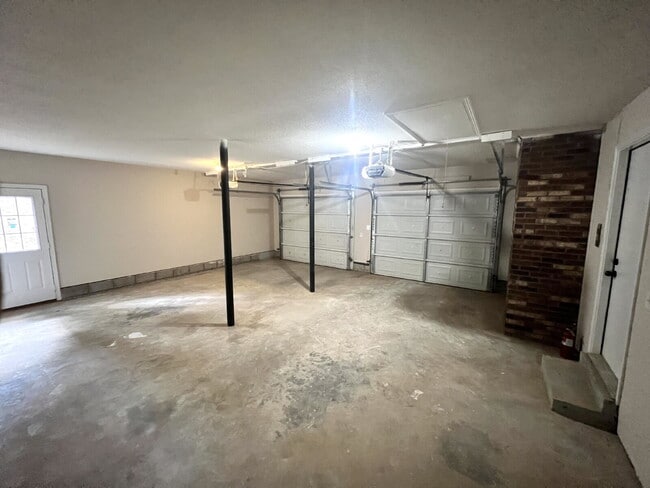 Building Photo - 168 Kirby Dr