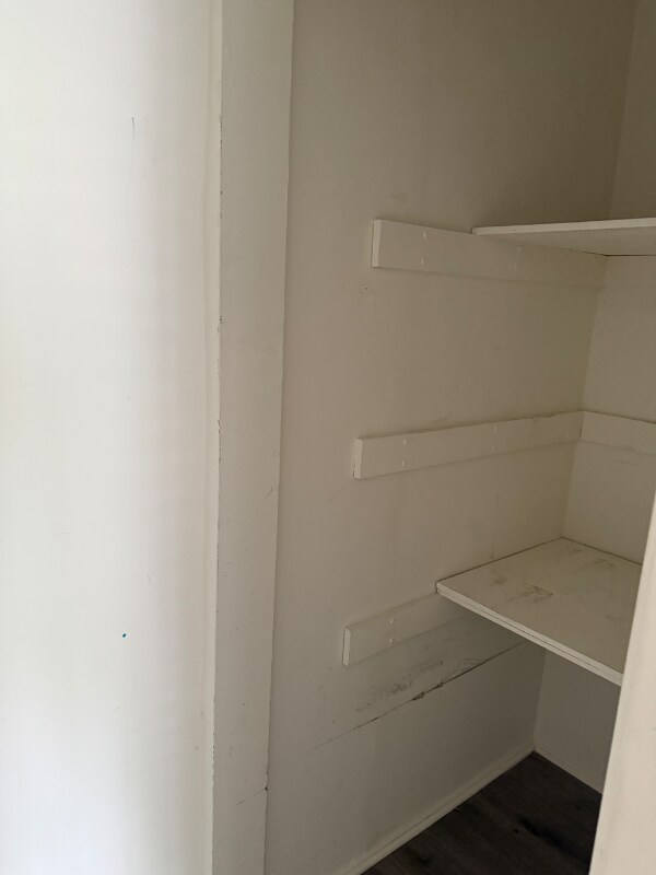 Building Photo - 2140 Beachwood Dr