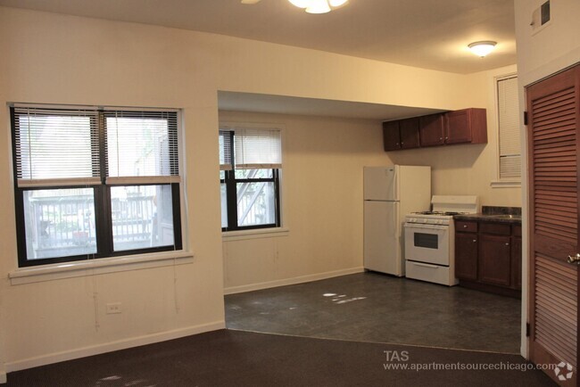 Building Photo - 2254 N Southport Ave