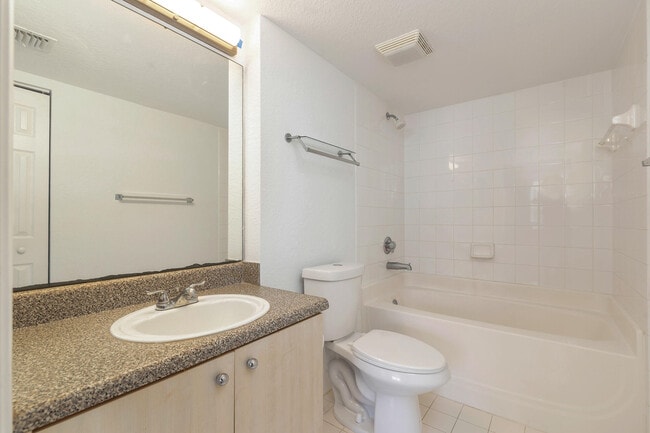 Building Photo - 1801 N Flagler Dr