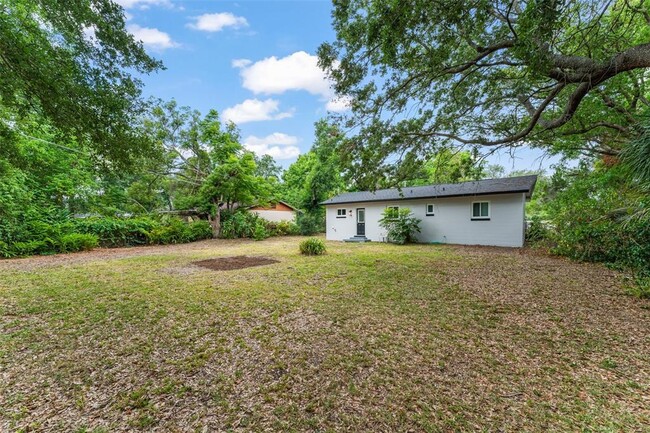 Building Photo - 2503 Highlawn Ave