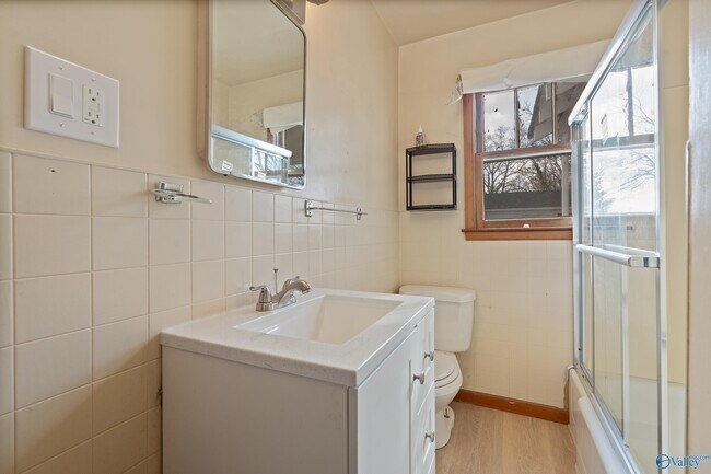 Building Photo - 2909 6th Ave SW