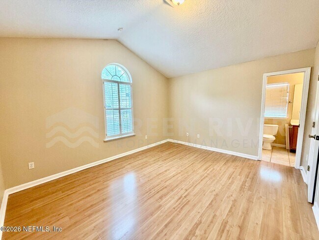 Building Photo - 1462 Scenic Oaks Dr