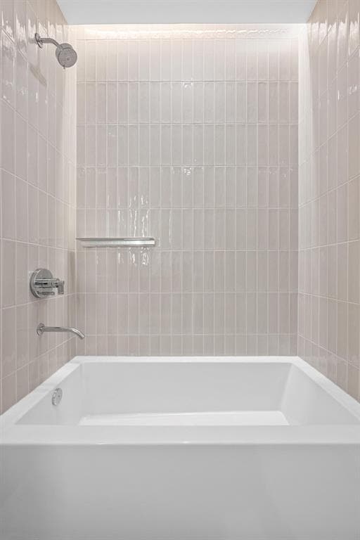 Building Photo - 610 Davis St