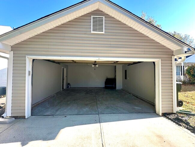 Building Photo - 1686 Sandpiper Dr