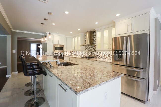Building Photo - Incredible 4 Bedroom 4 Bath Home in Owasso!!!